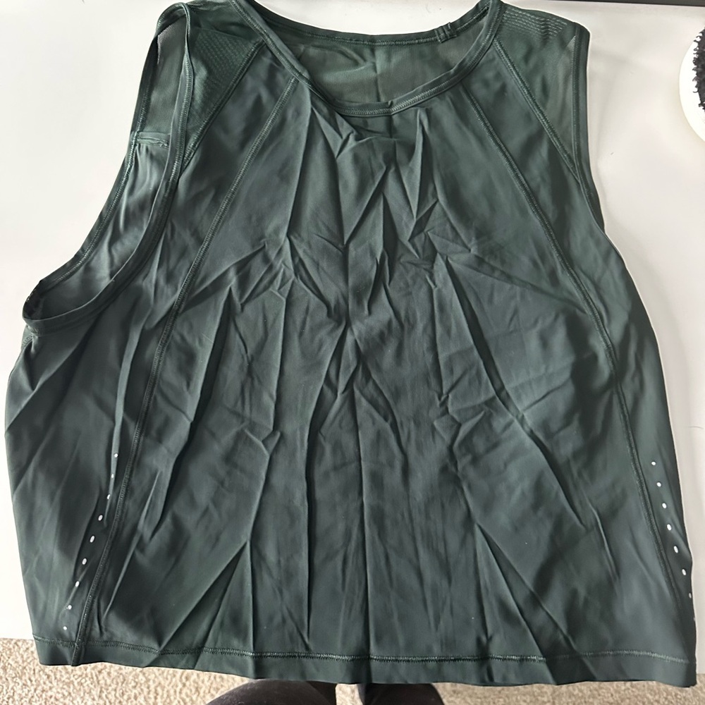 Lululemon sculpt tank size 6